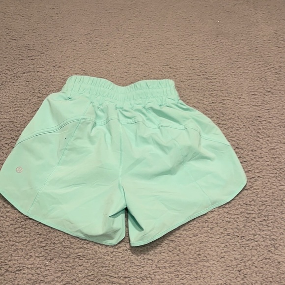 Lululemon Track That Mid-Rise Lined Short 5"
Wild Mint size 4 - Picture 5 of 7